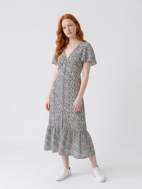 Forever 21 Black & White Floral Button-Front Midi Dress